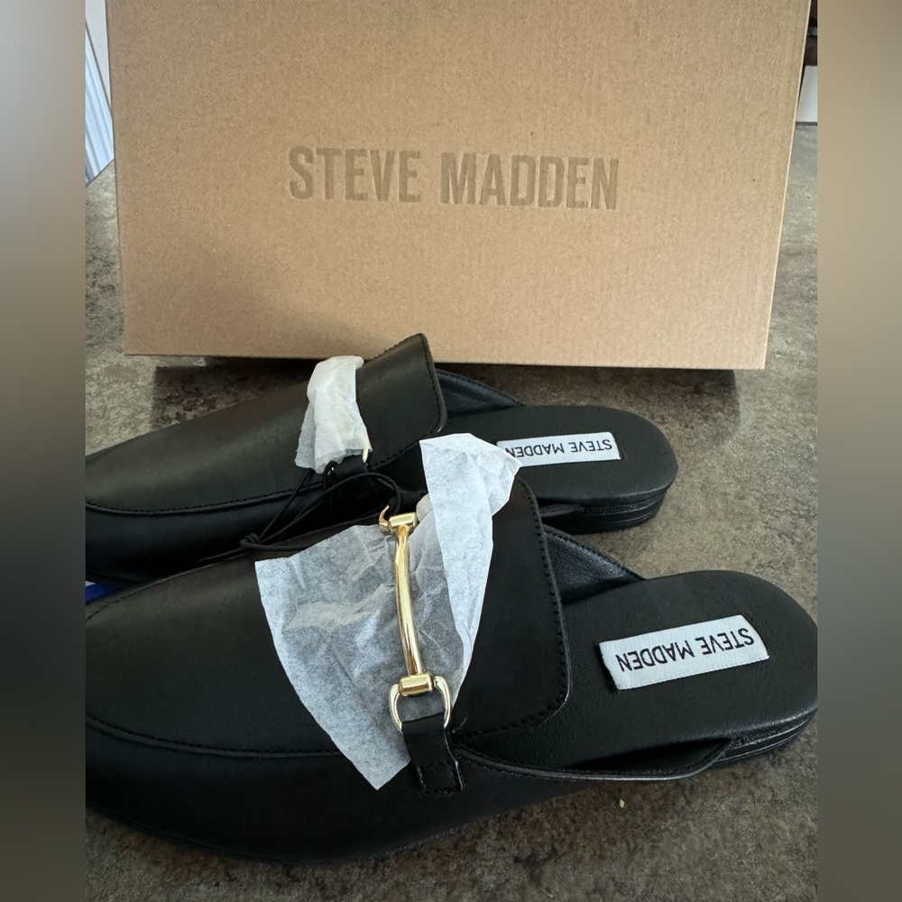 Steve Madden Black Leather Mule size 7
